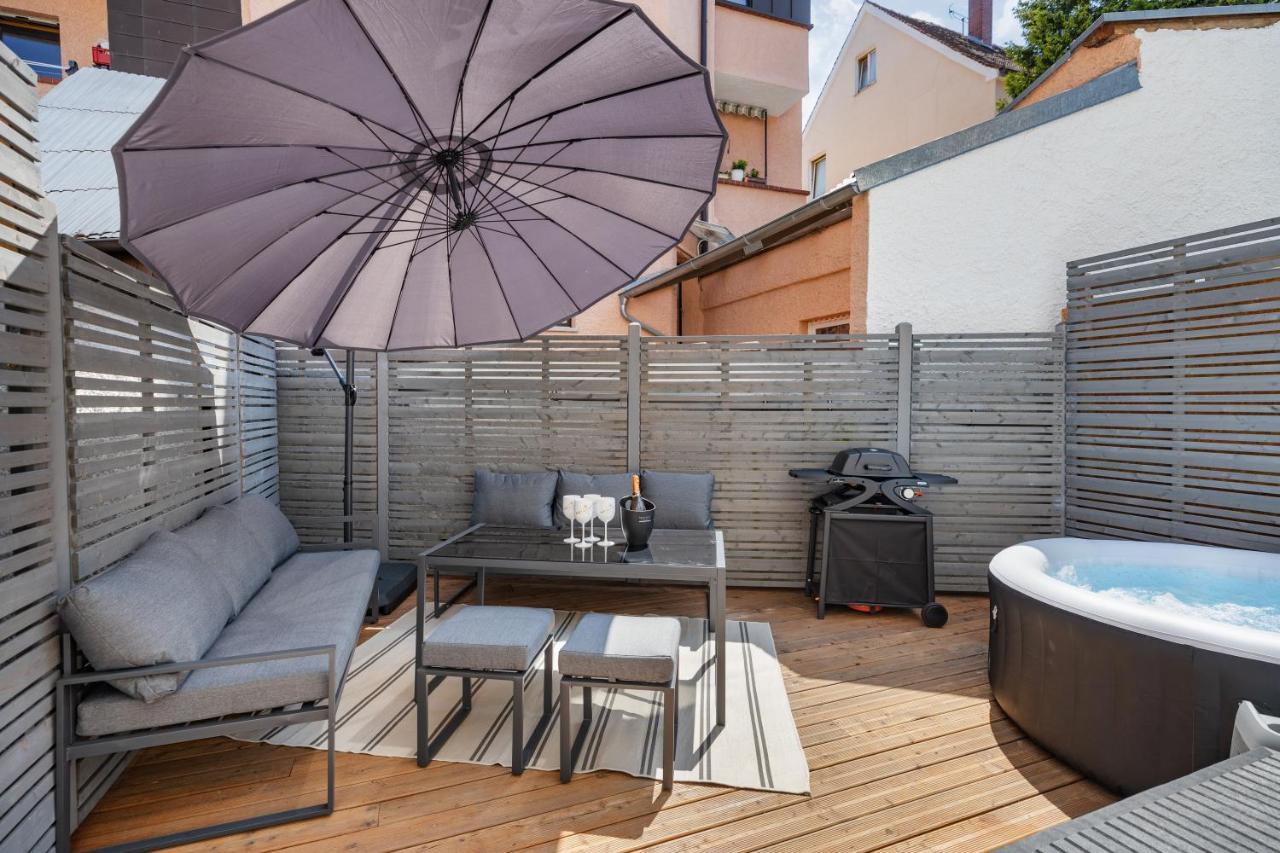 Terrace Apartment With 5 Rooms, Whirlpool And Bbq 아우크스부르크 외부 사진